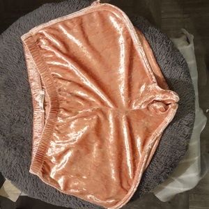 Heart Hips M pink shorts